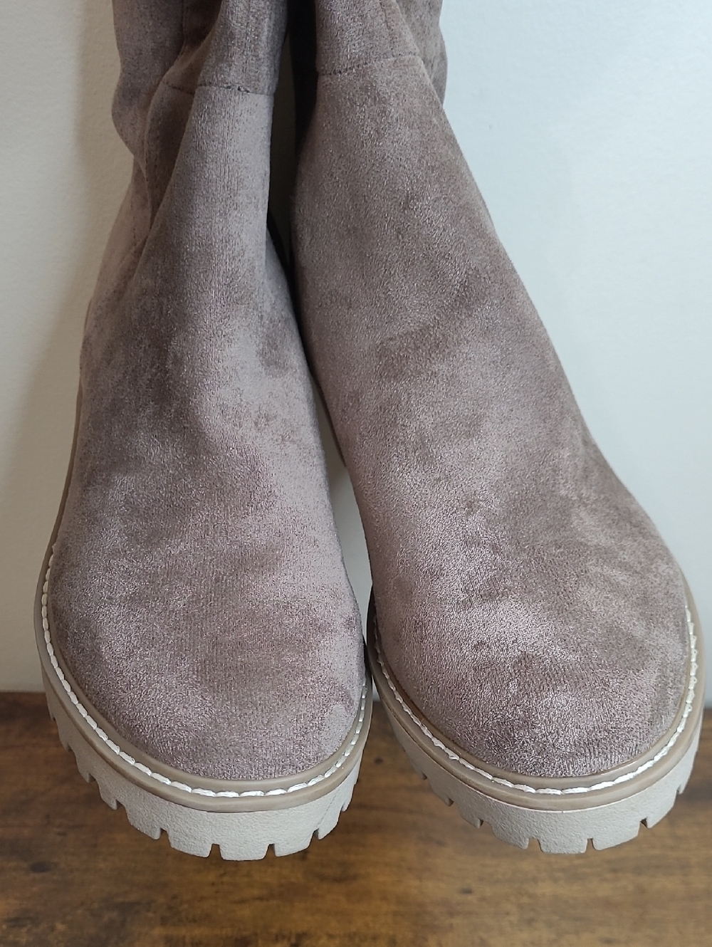 DV by Dolce Vita RISKY Taupe Suede Knee-High Wedge Boots size 8.5 - Picture 3 of 10